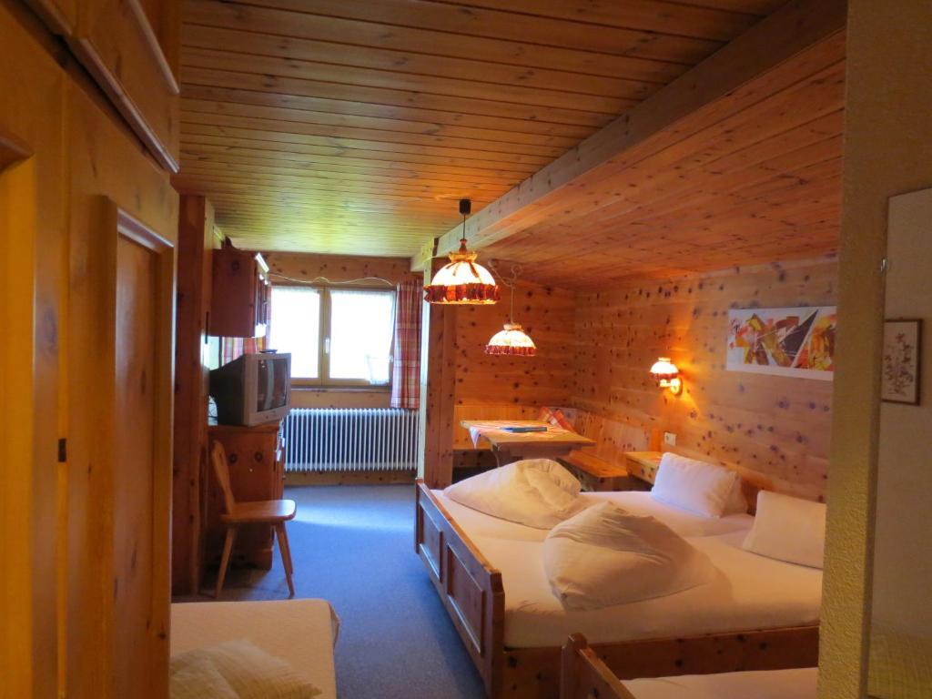 Hotel Sonnblick Wald am Arlberg Zimmer foto