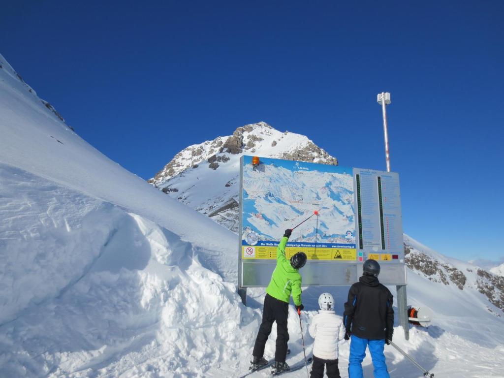 Hotel Sonnblick Wald am Arlberg Exterior foto