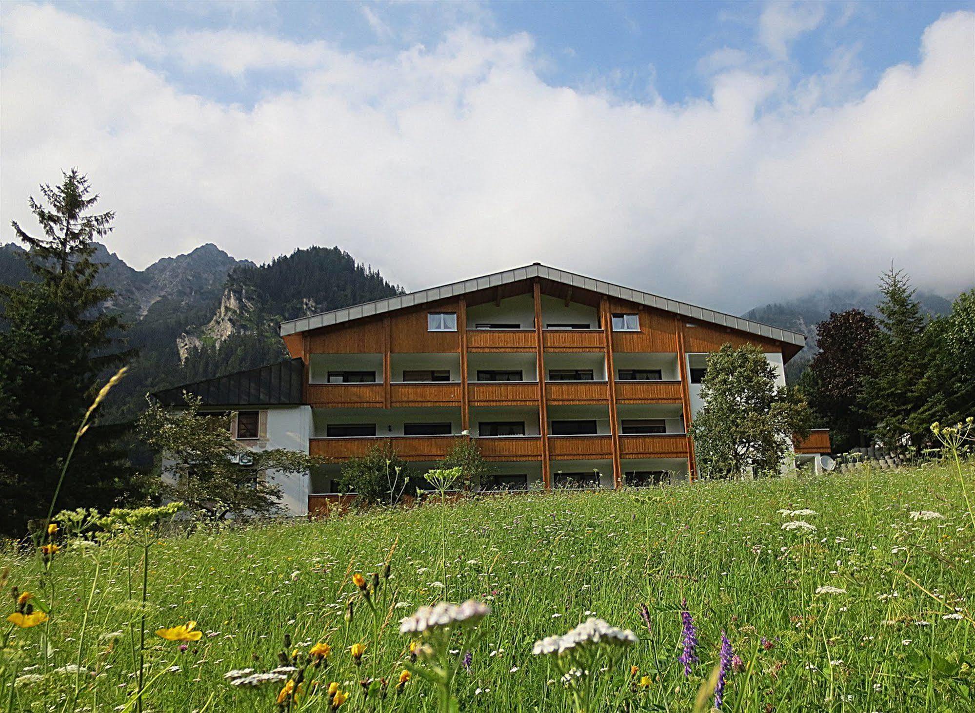 Hotel Sonnblick Wald am Arlberg Exterior foto